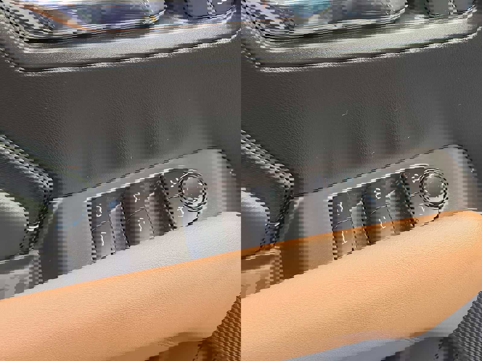 New 2026 GMC Canyon AT4 w/ Technology Plus Package image 7