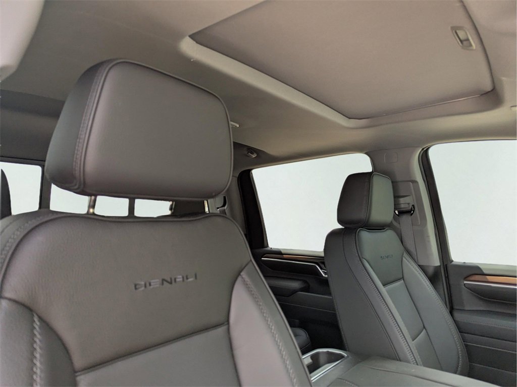 New 2025 GMC Sierra 2500 Denali w/ Denali Reserve Package image 35
