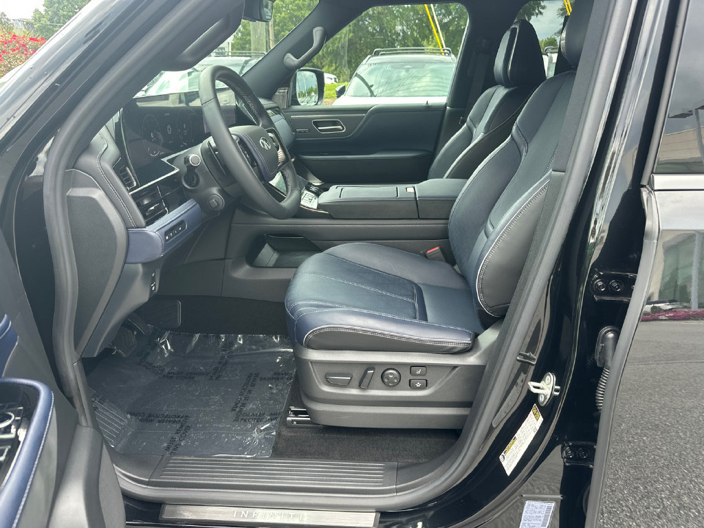 Certified 2026 INFINITI QX80 4WD w/ Sport Exterior Package image 9