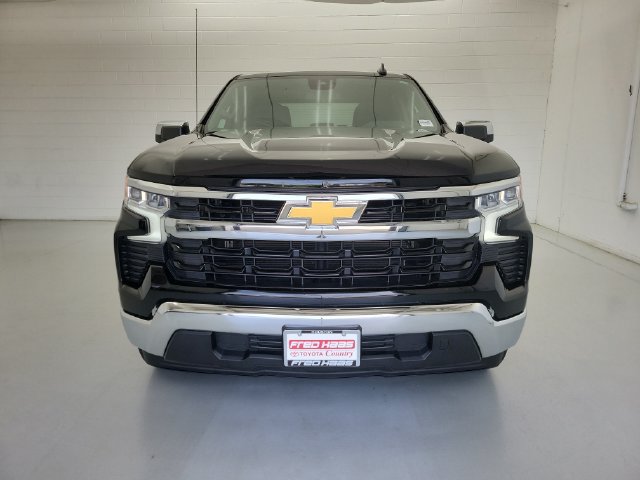 Used 2025 Chevrolet Silverado 1500 LT RWD image 2