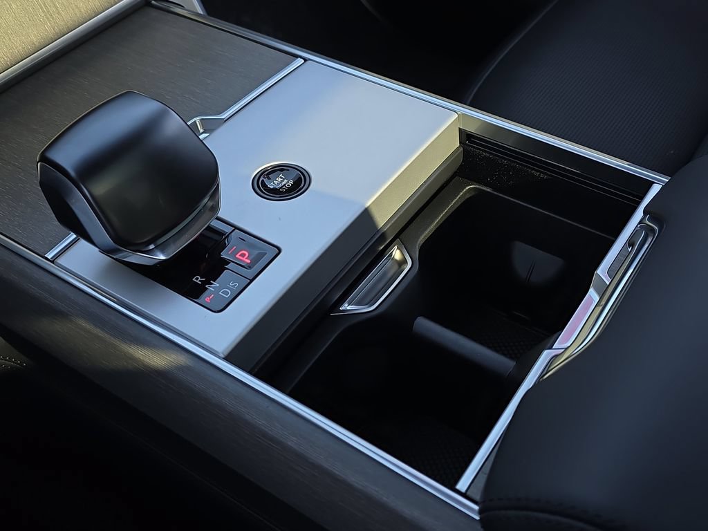 New 2026 Land Rover Range Rover SV AWD/4WD image 25