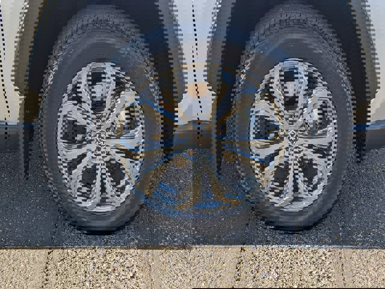 Used 2023 Toyota RAV4 Limited image 10