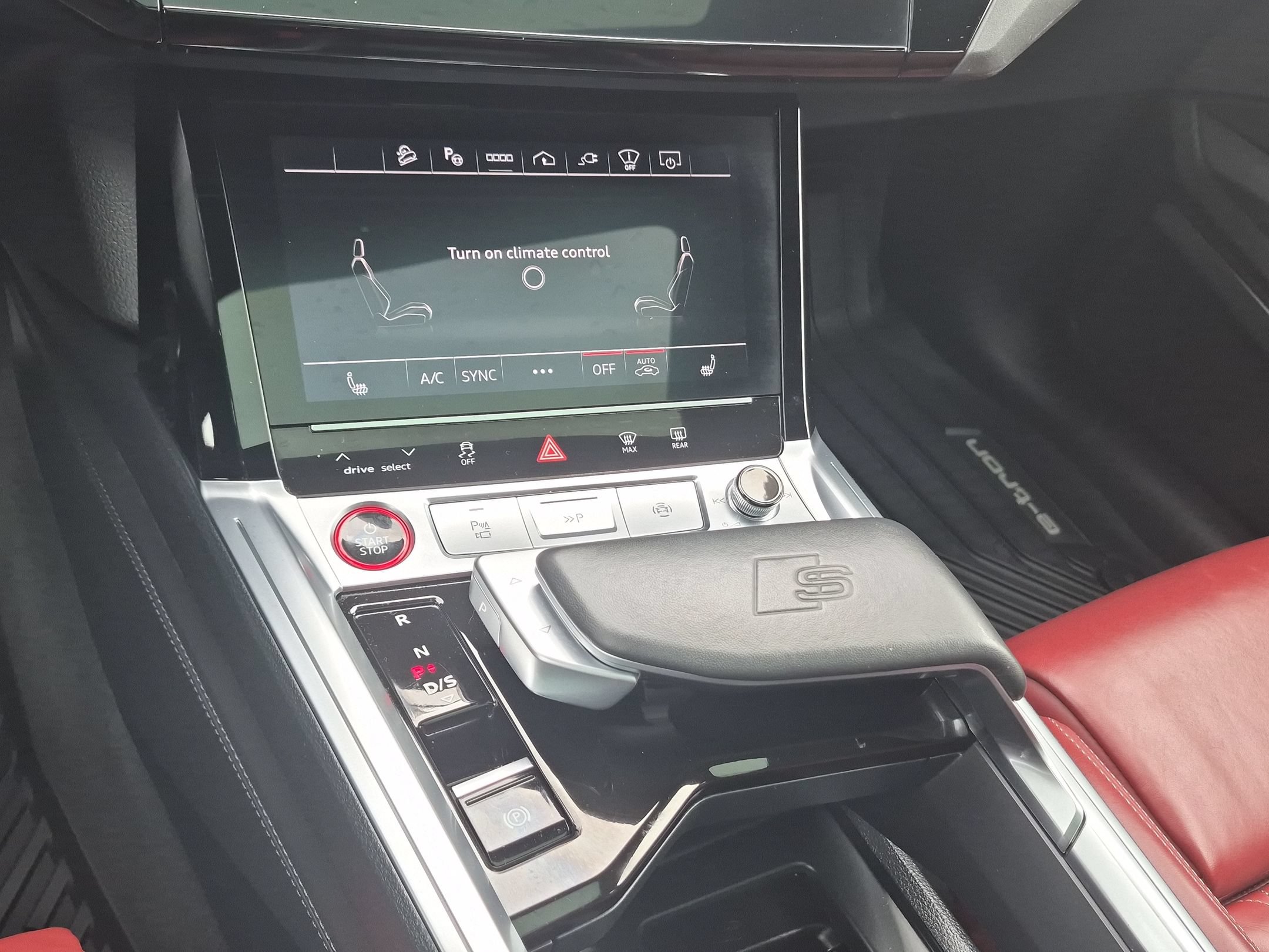 Used 2024 Audi Q8 e-tron Prestige w/ Prestige Package AWD/4WD image 21