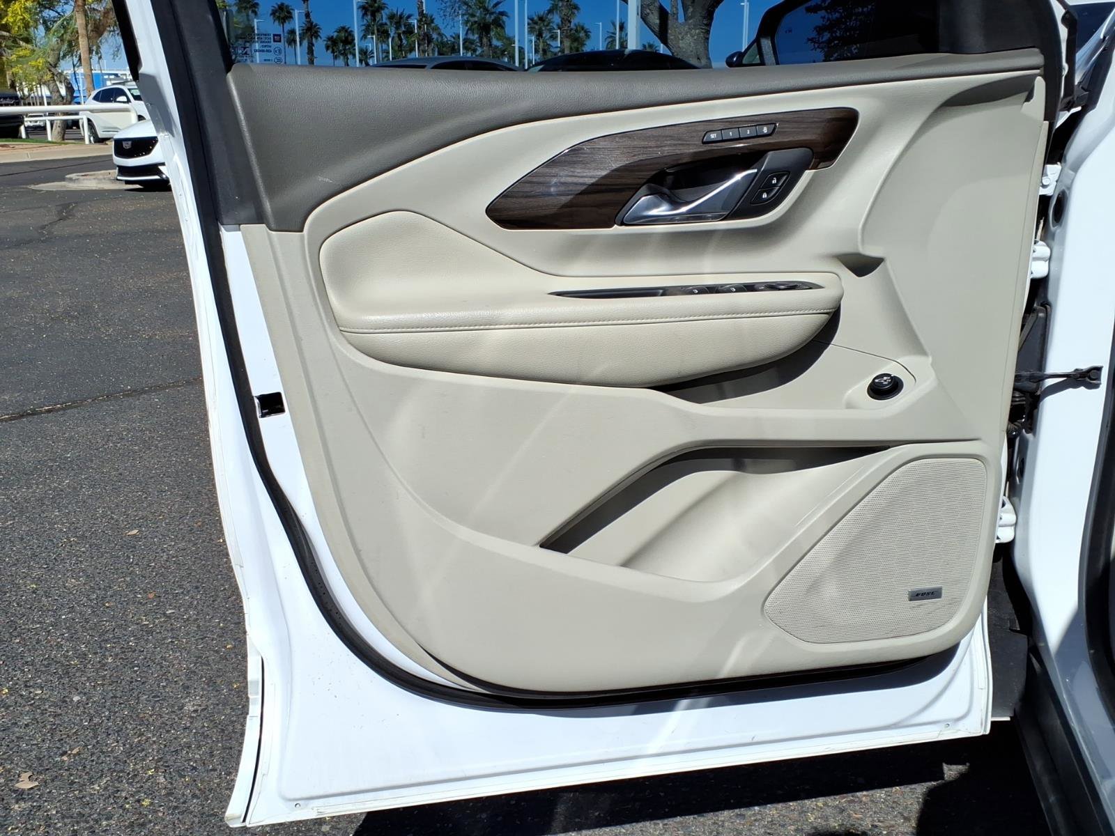 Used 2019 GMC Terrain Denali w/ Comfort Package FWD image 18