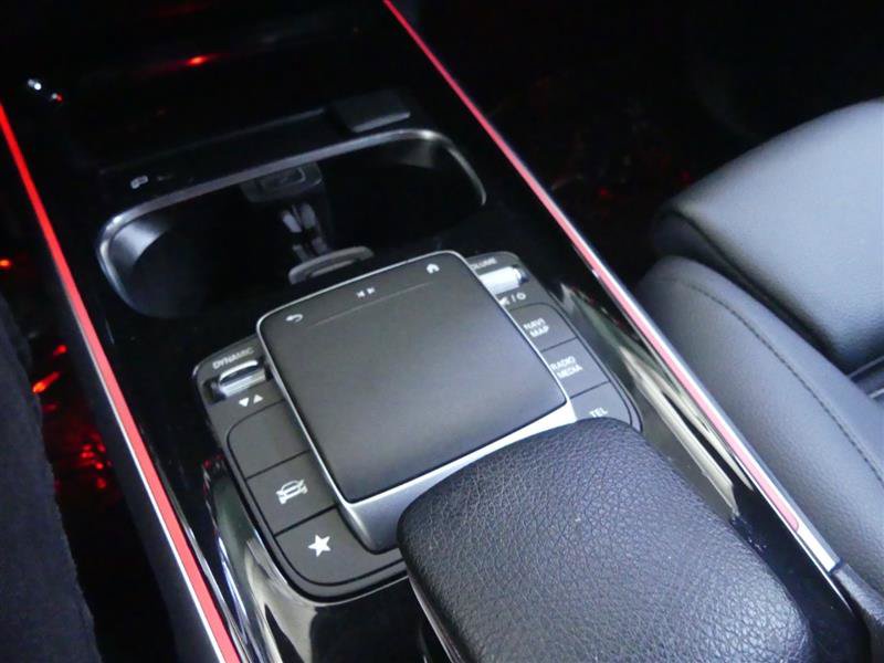 Used 2022 Mercedes-Benz GLB 250 4MATIC w/ Premium Package Lite image 20