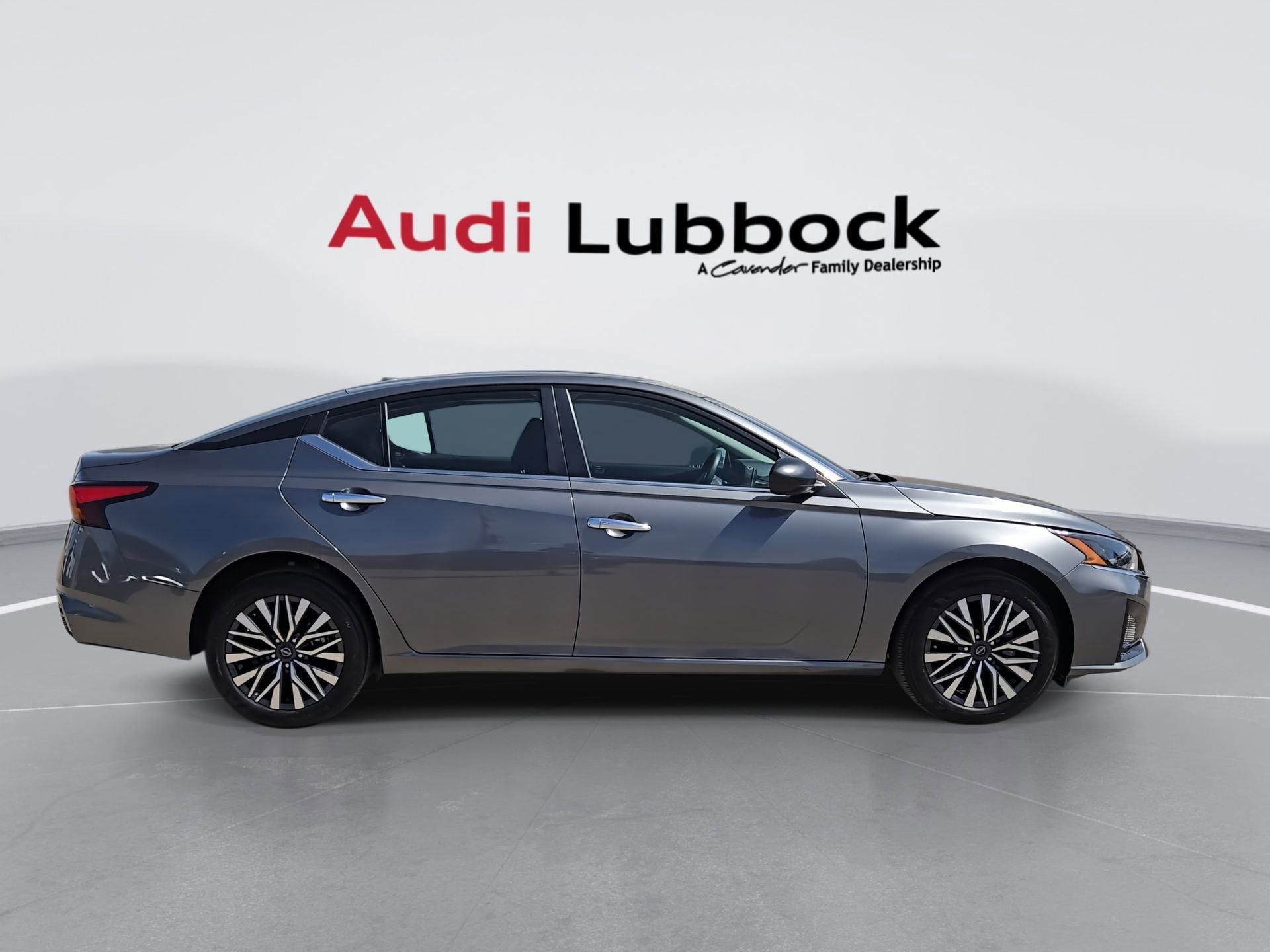 Used 2024 Nissan Altima 2.5 SV AWD/4WD image 9