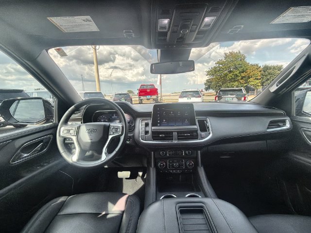 Used 2023 Chevrolet Tahoe Z71 w/ Luxury Package AWD/4WD image 19
