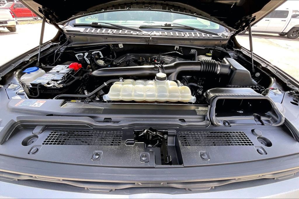 Used 2024 Ford Expedition XLT RWD image 31