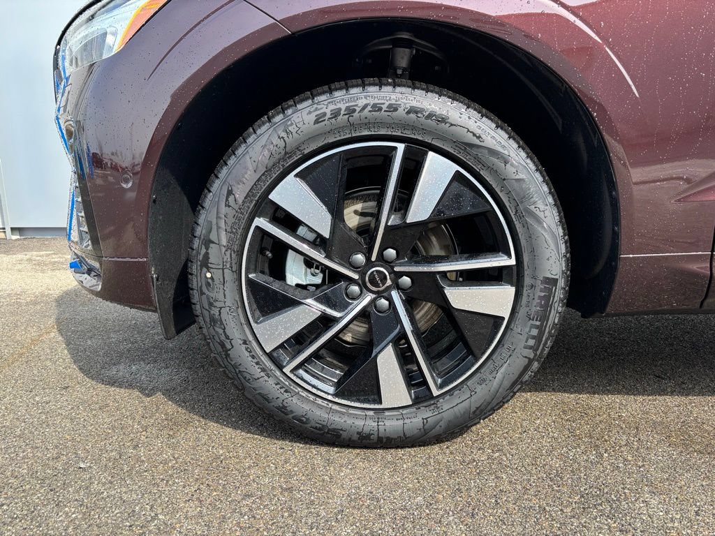 New 2026 Volvo XC60 B5 Plus w/ Protection Package Premier AWD/4WD image 9