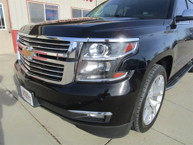 Used 2017 Chevrolet Suburban Premier AWD/4WD image 39