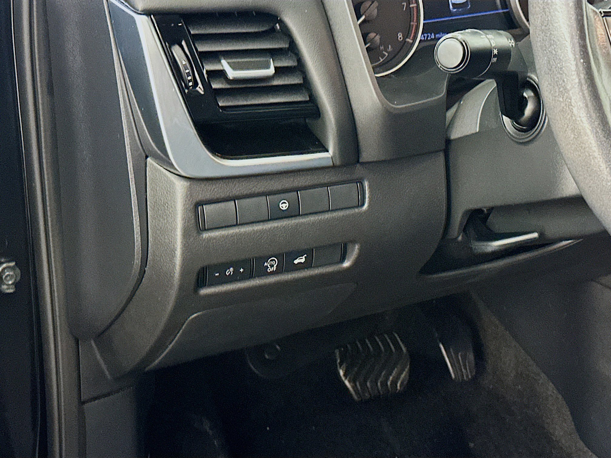 Used 2023 Nissan Rogue SL image 17