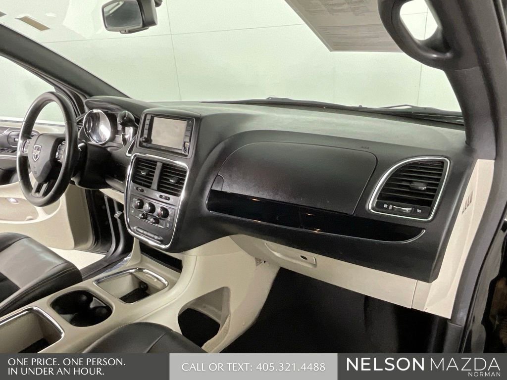 Used 2018 Dodge Grand Caravan SXT image 30