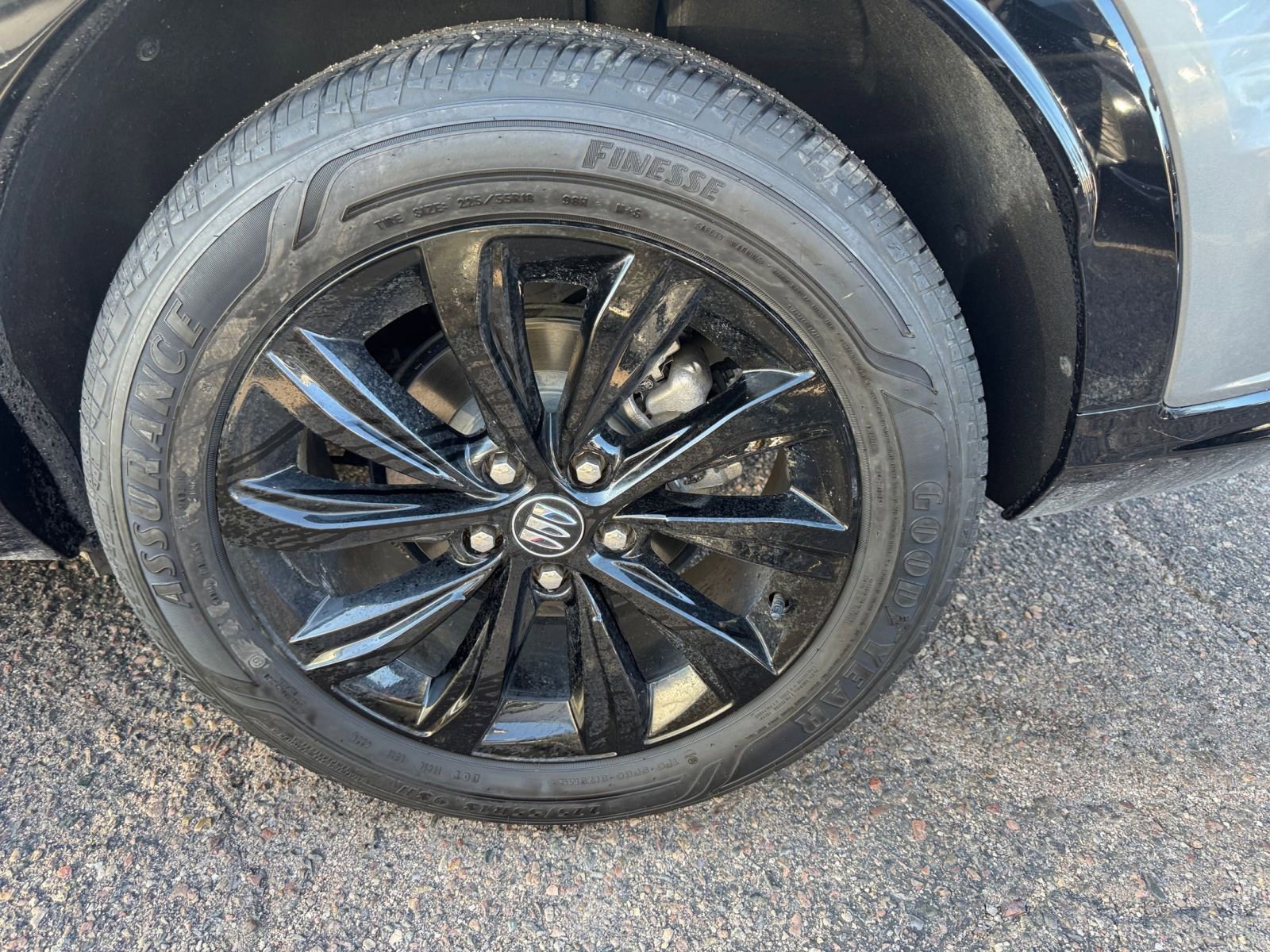 Used 2025 Buick Envista Sport Touring image 28