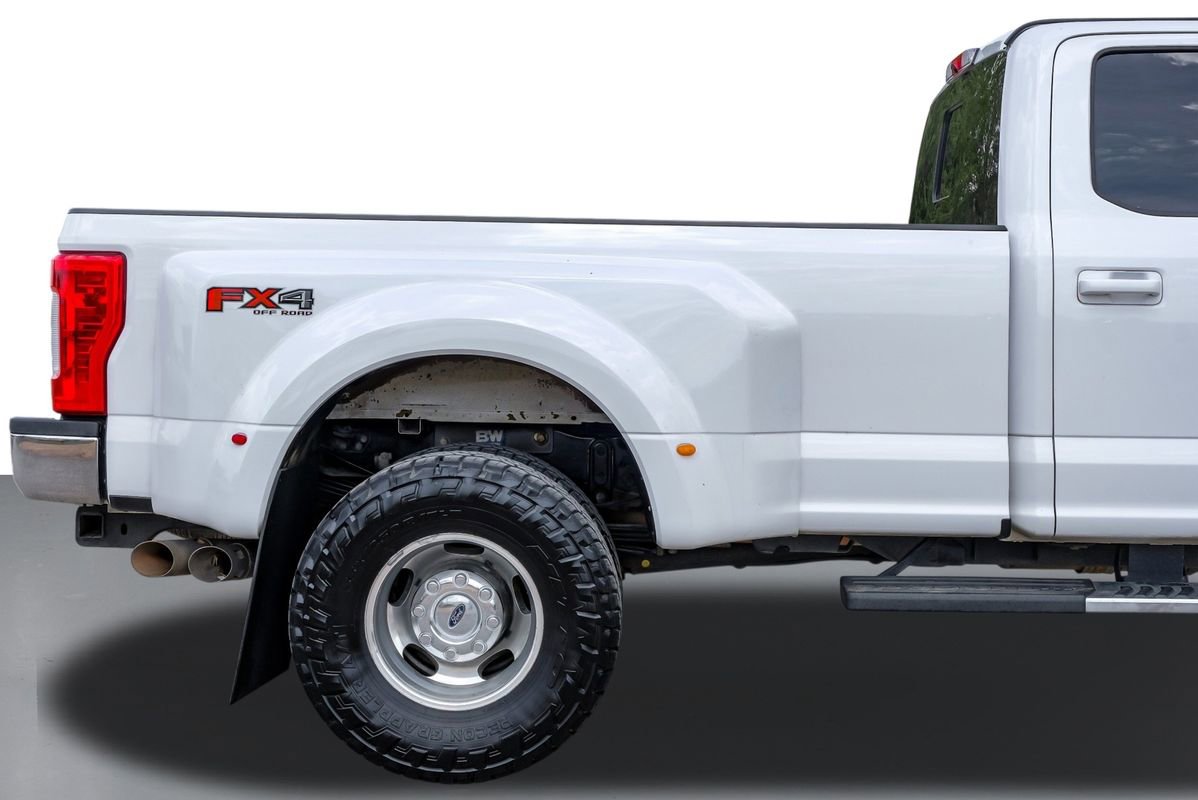 Used 2017 Ford F350 Lariat w/ Lariat Value Package image 6