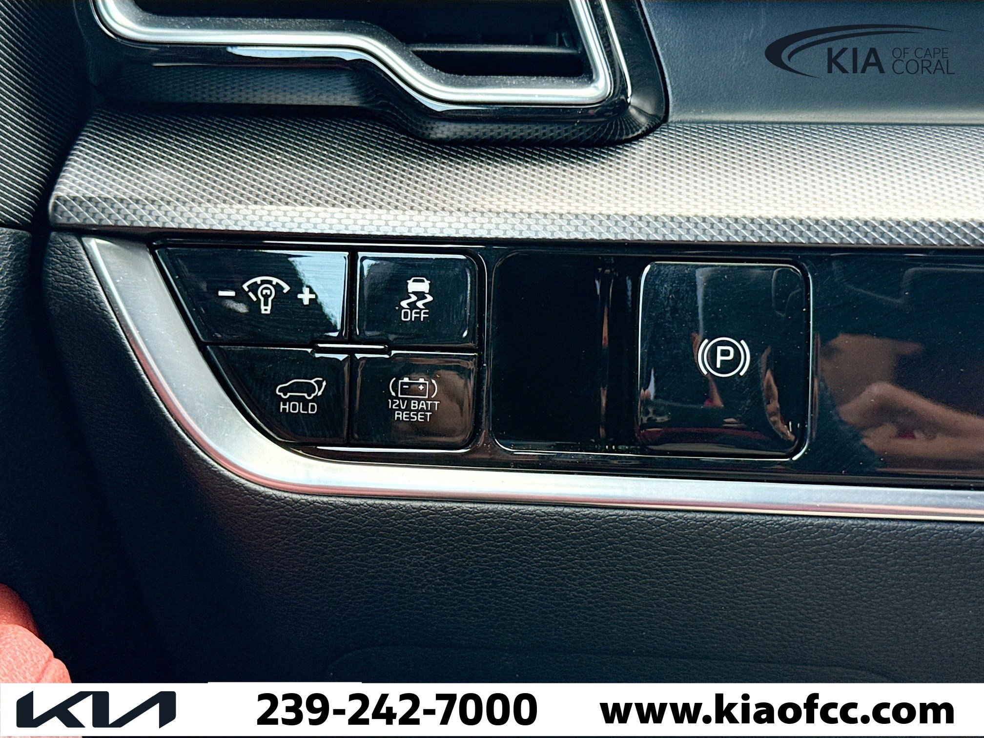 Used 2025 Kia Sportage SX Prestige image 31
