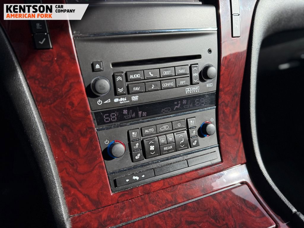 Used 2014 Cadillac Escalade Luxury image 29