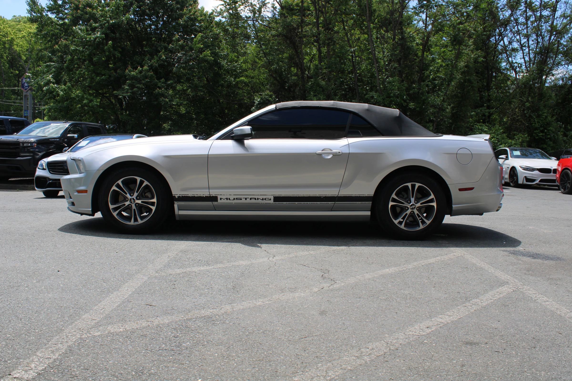 Used 2014 Ford Mustang Premium RWD image 21