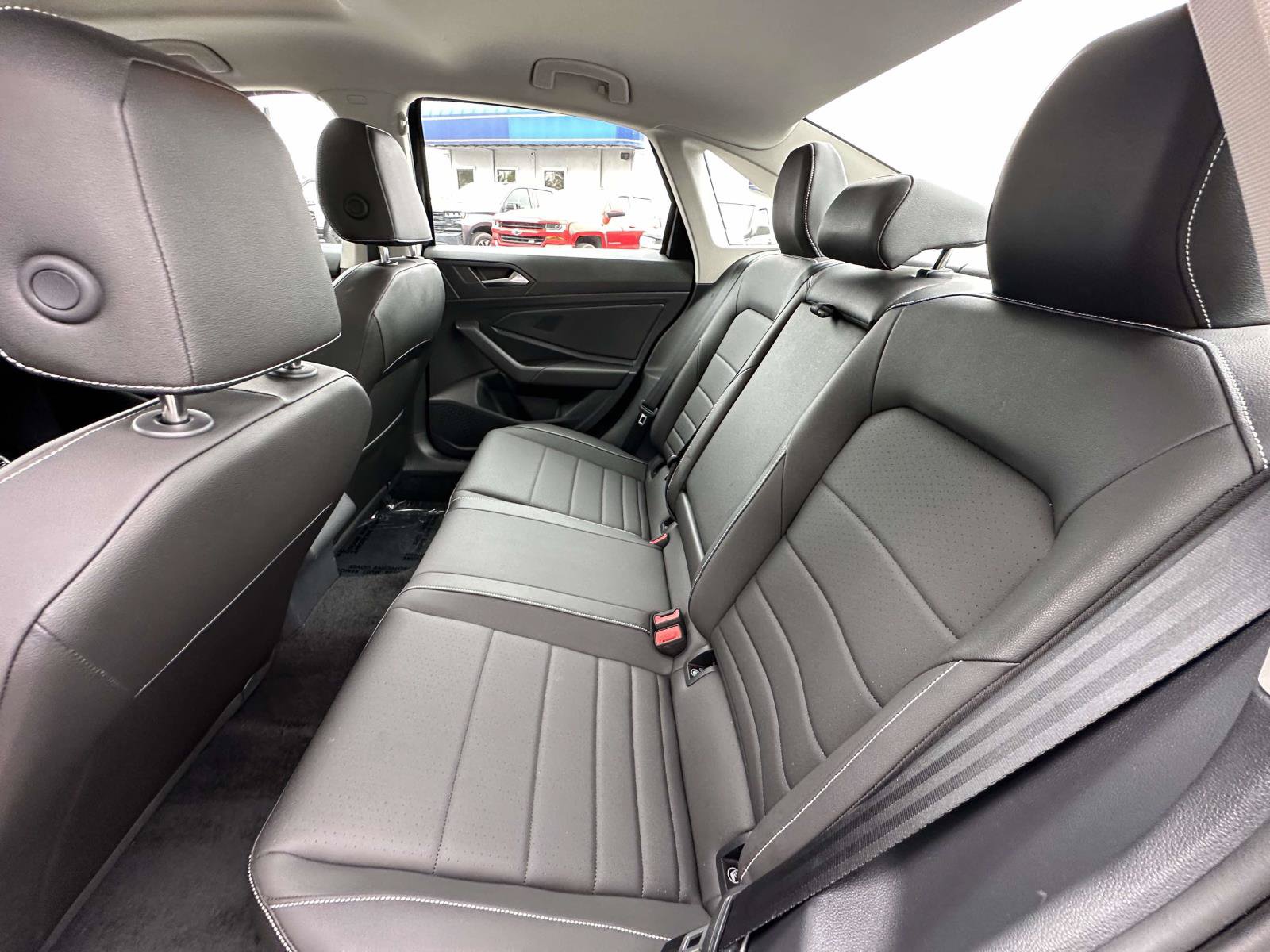 Used 2023 Volkswagen Jetta SE FWD image 32