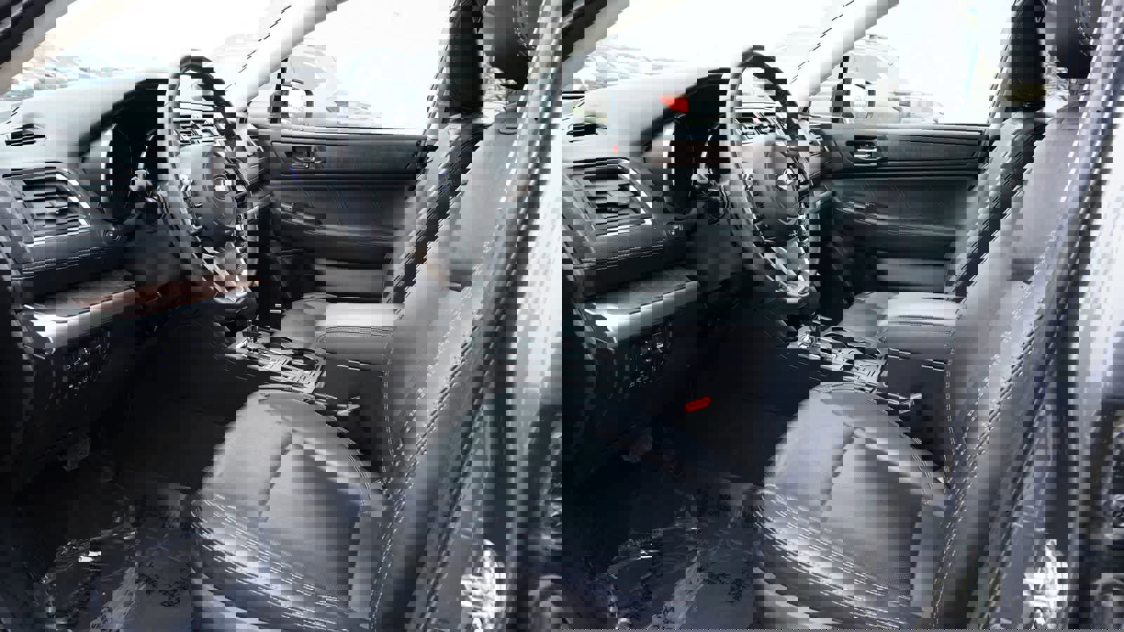 Used 2018 Subaru Outback 3.6R Limited image 2