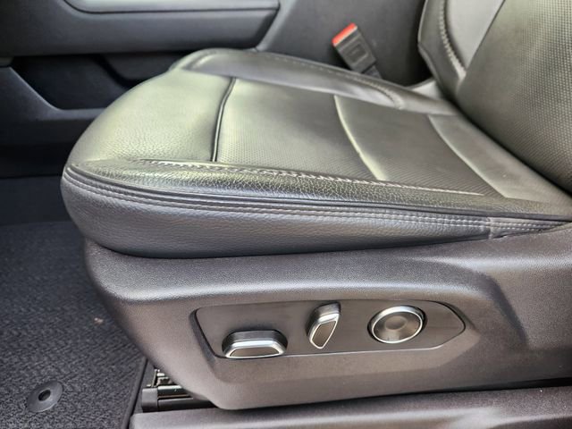 Used 2025 GMC Sierra 3500 Denali AWD/4WD image 21