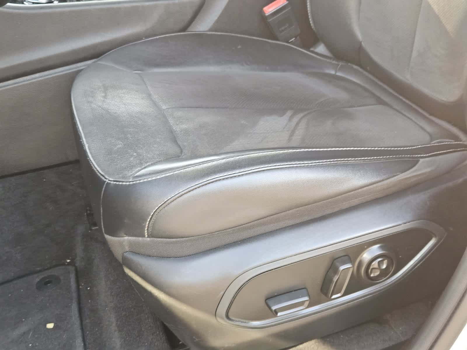 Used 2021 Jeep Grand Cherokee L Laredo RWD image 22