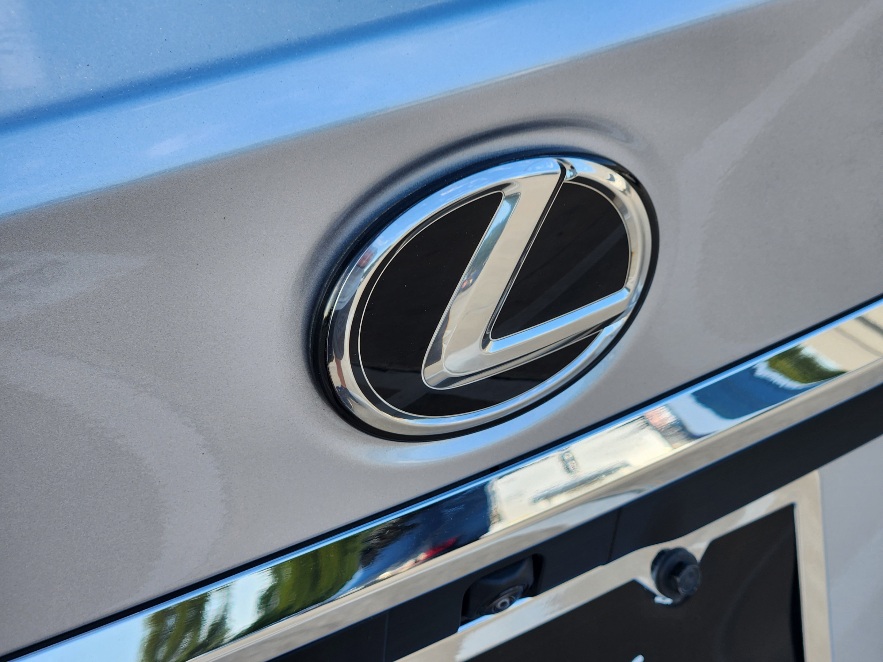 Certified 2025 Lexus ES 350 w/ Premium Package FWD image 38