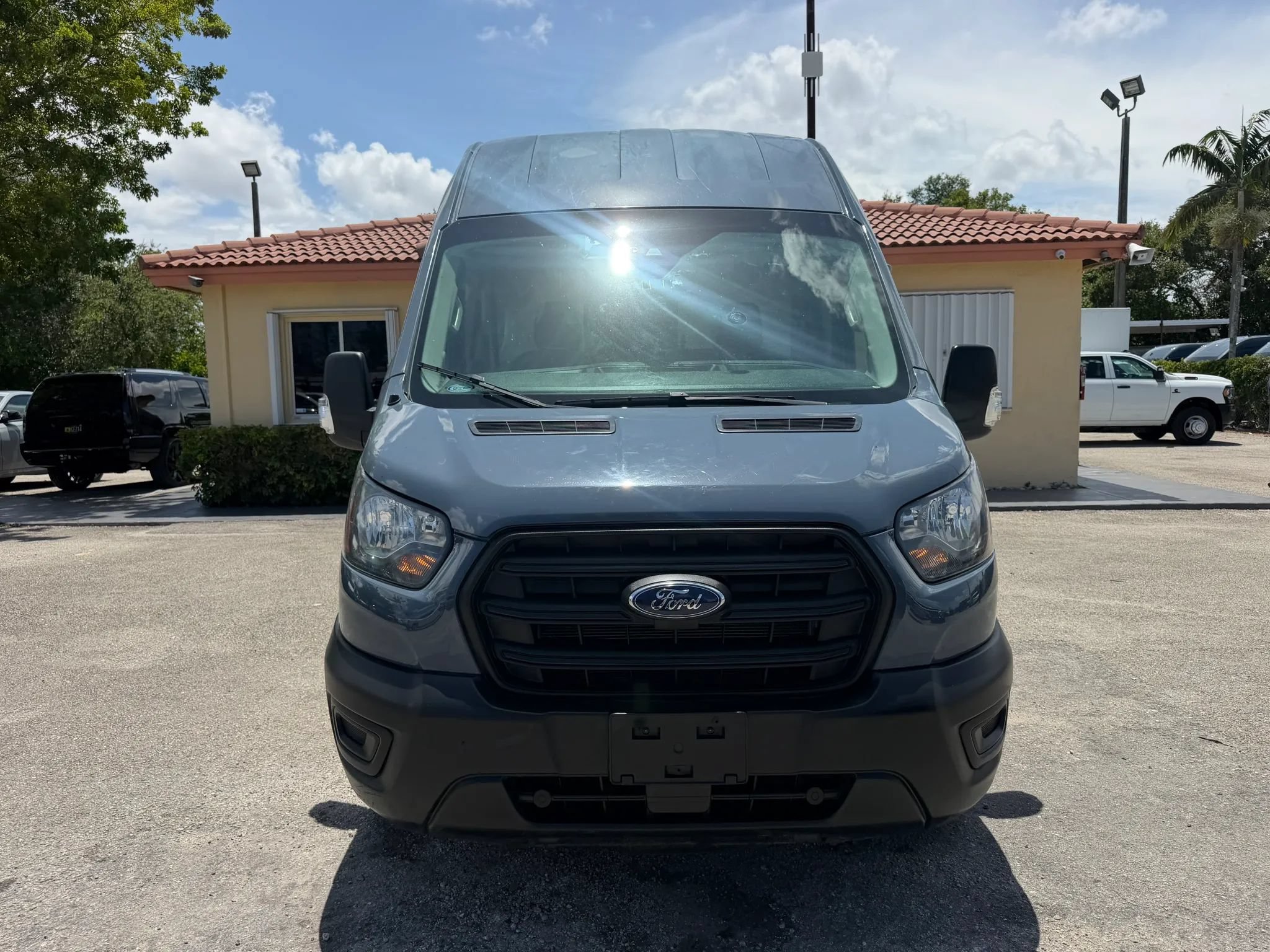 Used 2020 Ford Transit 250 148 High Roof Extended RWD image 10