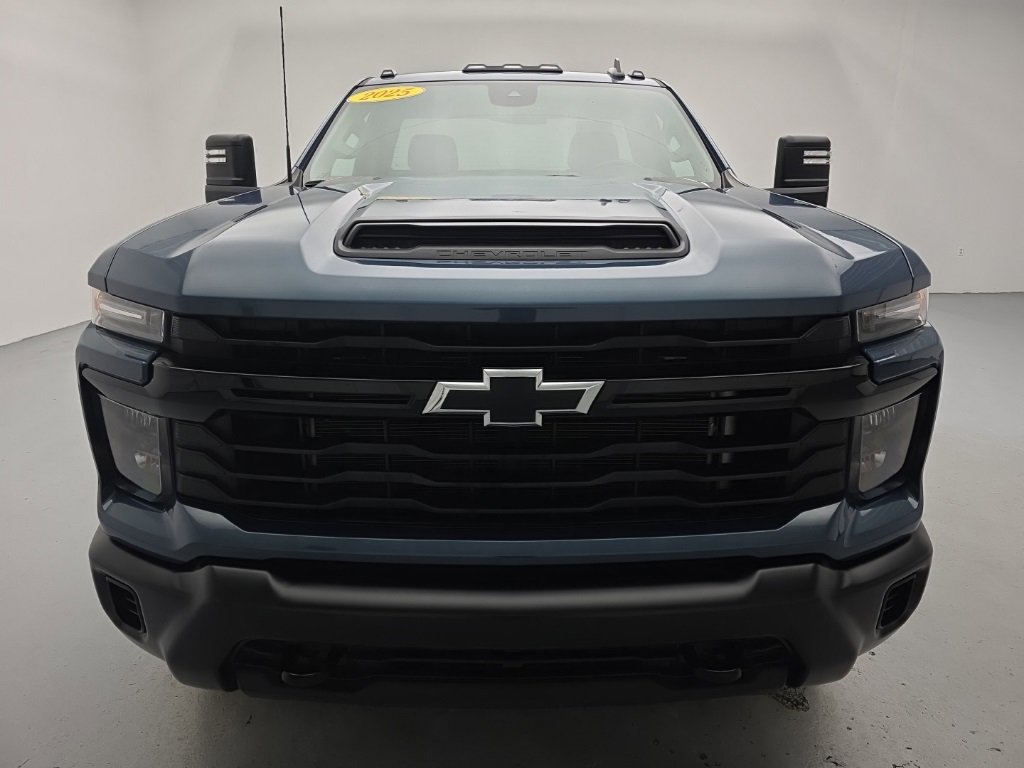 Used 2025 Chevrolet Silverado 2500 W/T image 5