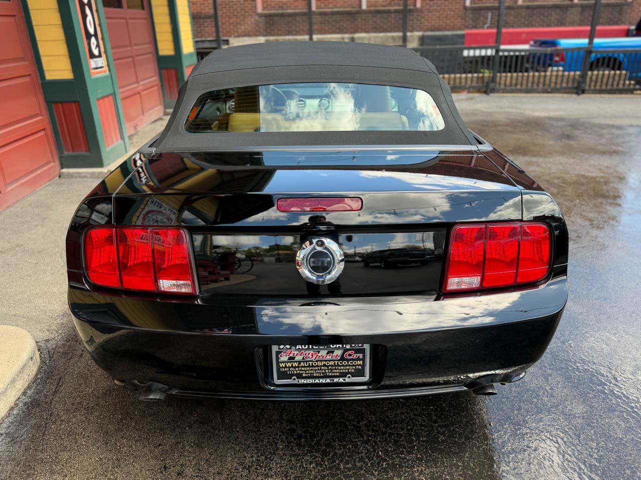 Used 2007 Ford Mustang GT RWD image 8