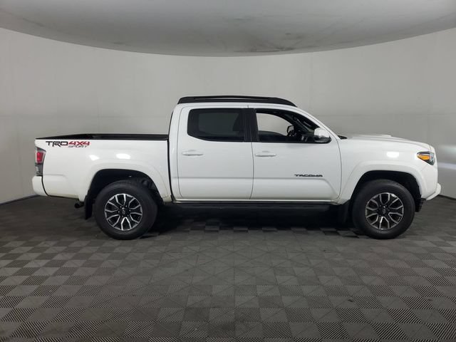 Used 2016 Toyota Tacoma TRD Sport AWD/4WD image 8