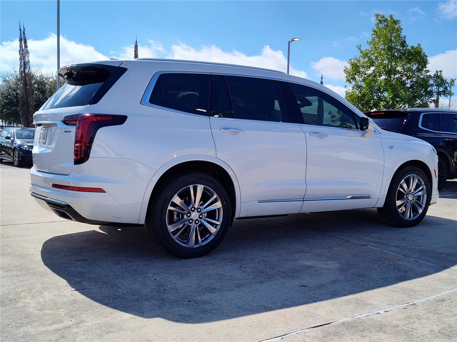 Used 2023 Cadillac XT6 Premium Luxury image 9