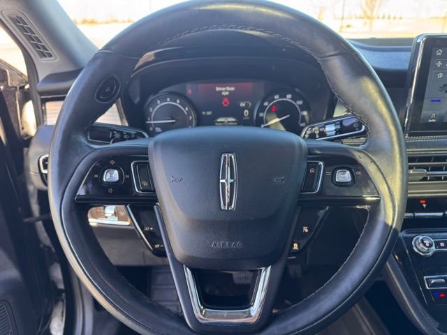 Used 2022 Lincoln Corsair Standard w/ Premium Package image 9