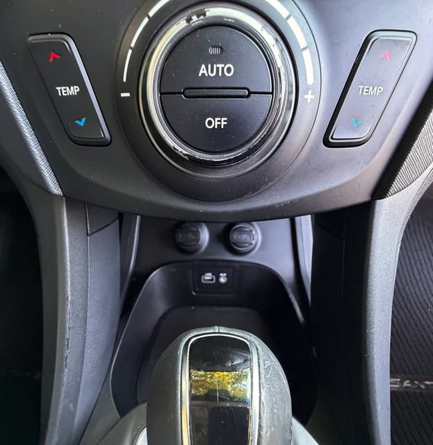Used 2023 Hyundai Santa Fe SEL w/ Premium Package FWD image 23