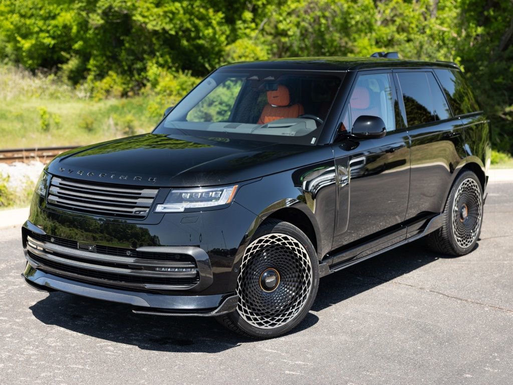 Used 2025 Land Rover Range Rover SE AWD/4WD image 2