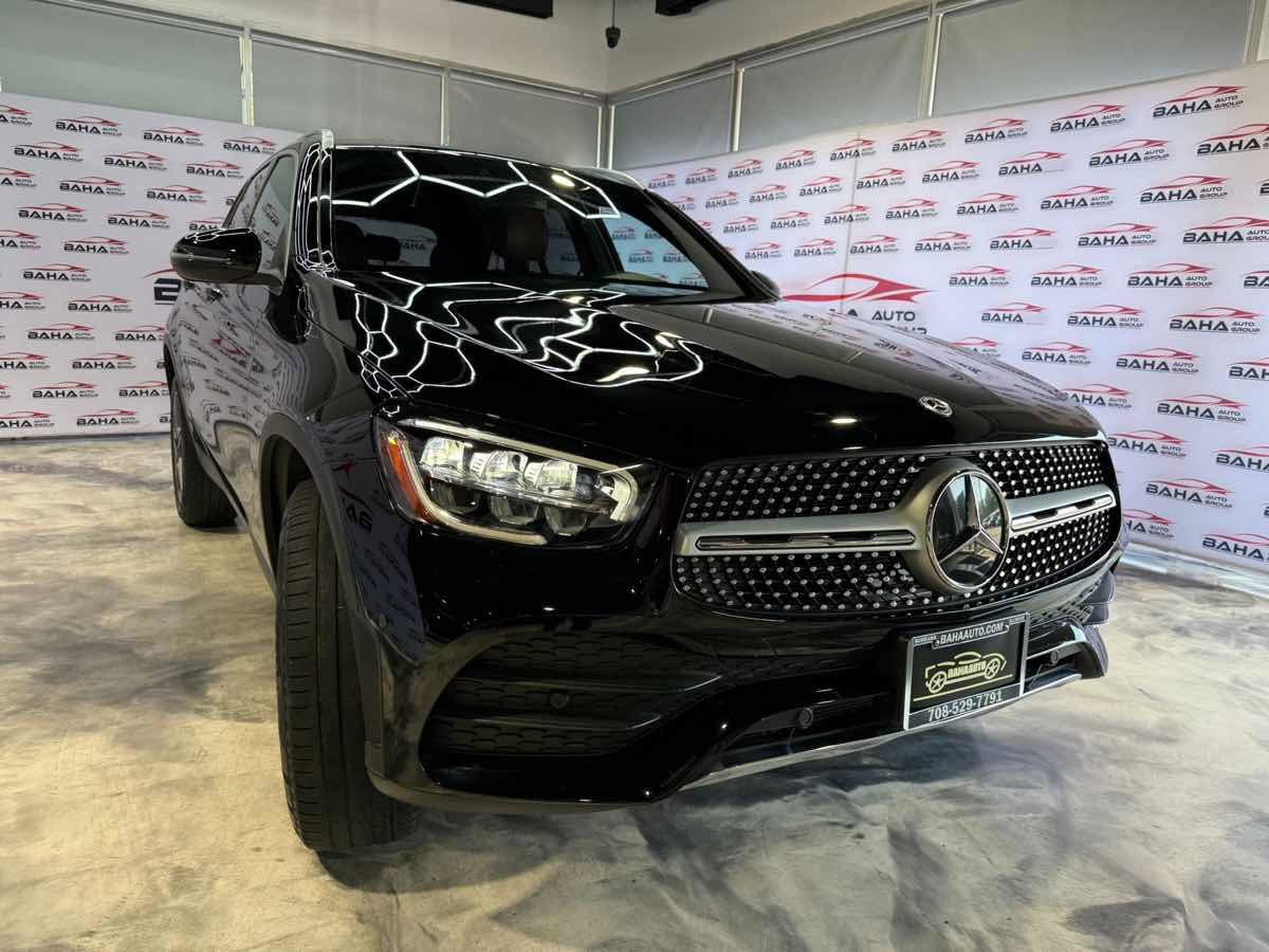 Used 2022 Mercedes-Benz GLC 300 4MATIC w/ AMG Line image 7