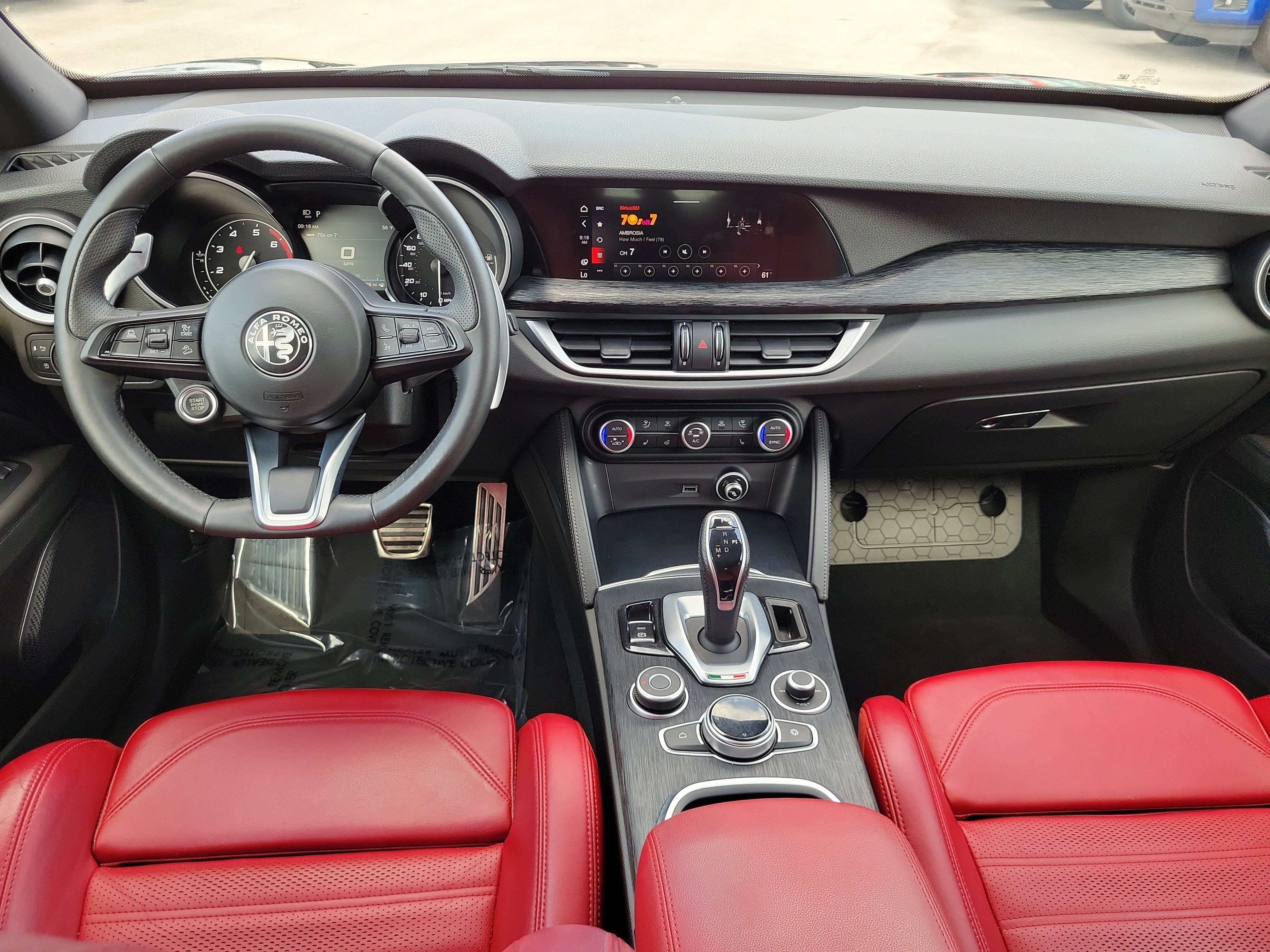 Used 2023 Alfa Romeo Stelvio Sprint RWD image 18