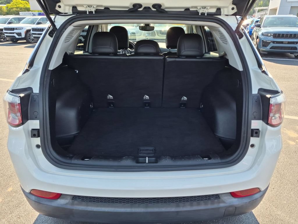 Used 2018 Jeep Compass Latitude w/ Popular Equipment Group FWD image 26