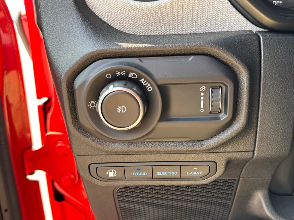 Used 2024 Jeep Wrangler Unlimited image 33