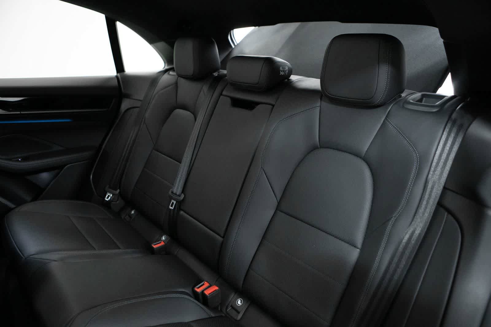 New 2026 Porsche Macan Electric RWD image 38