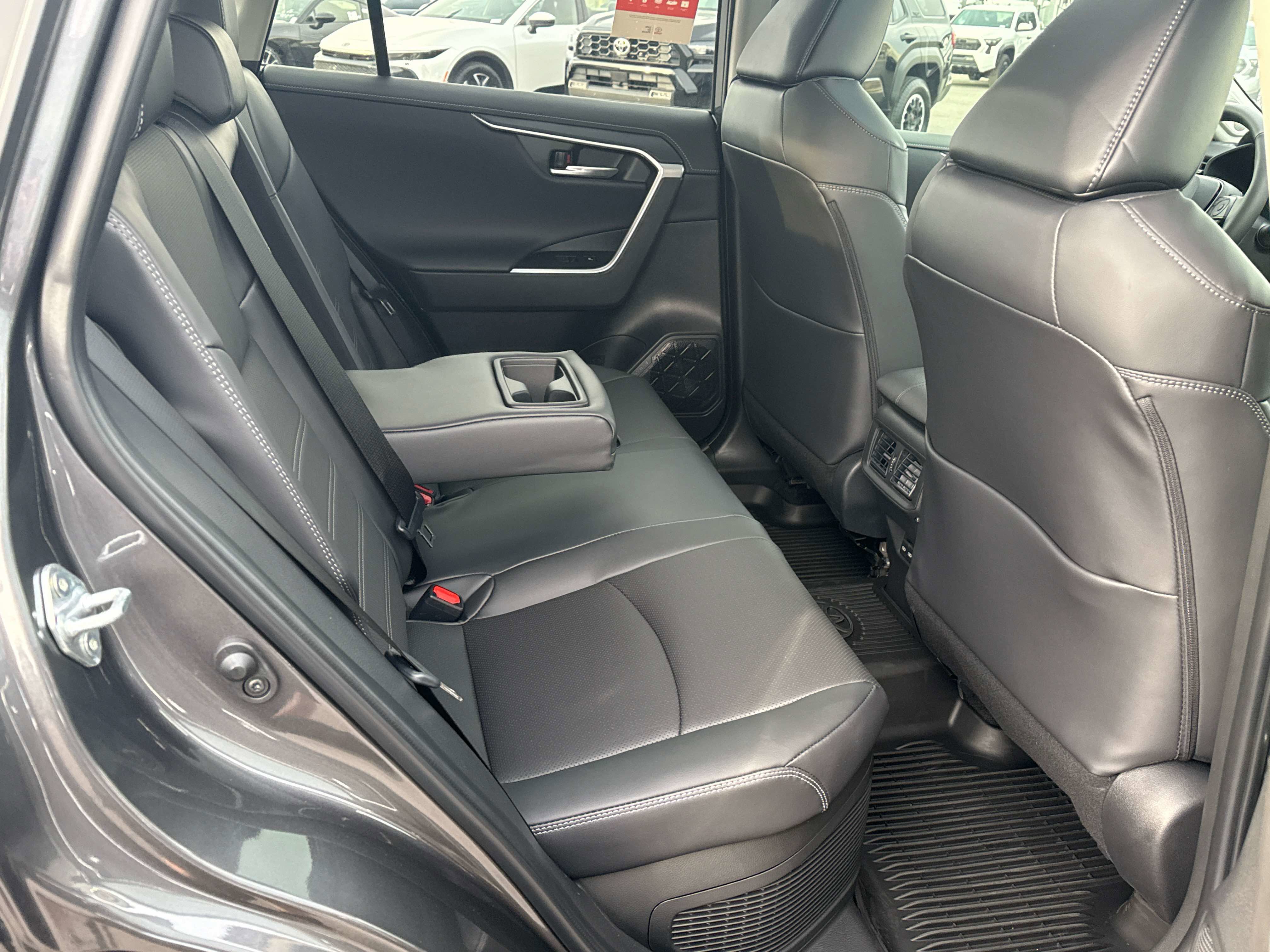Used 2025 Toyota RAV4 Limited image 17