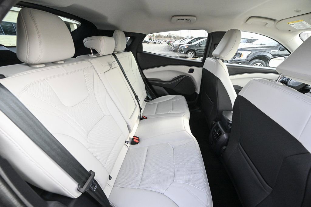 Certified 2025 Ford Mustang Mach-E Premium image 28