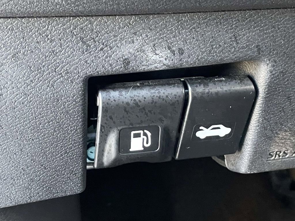 Used 2024 Nissan Kicks SV image 17