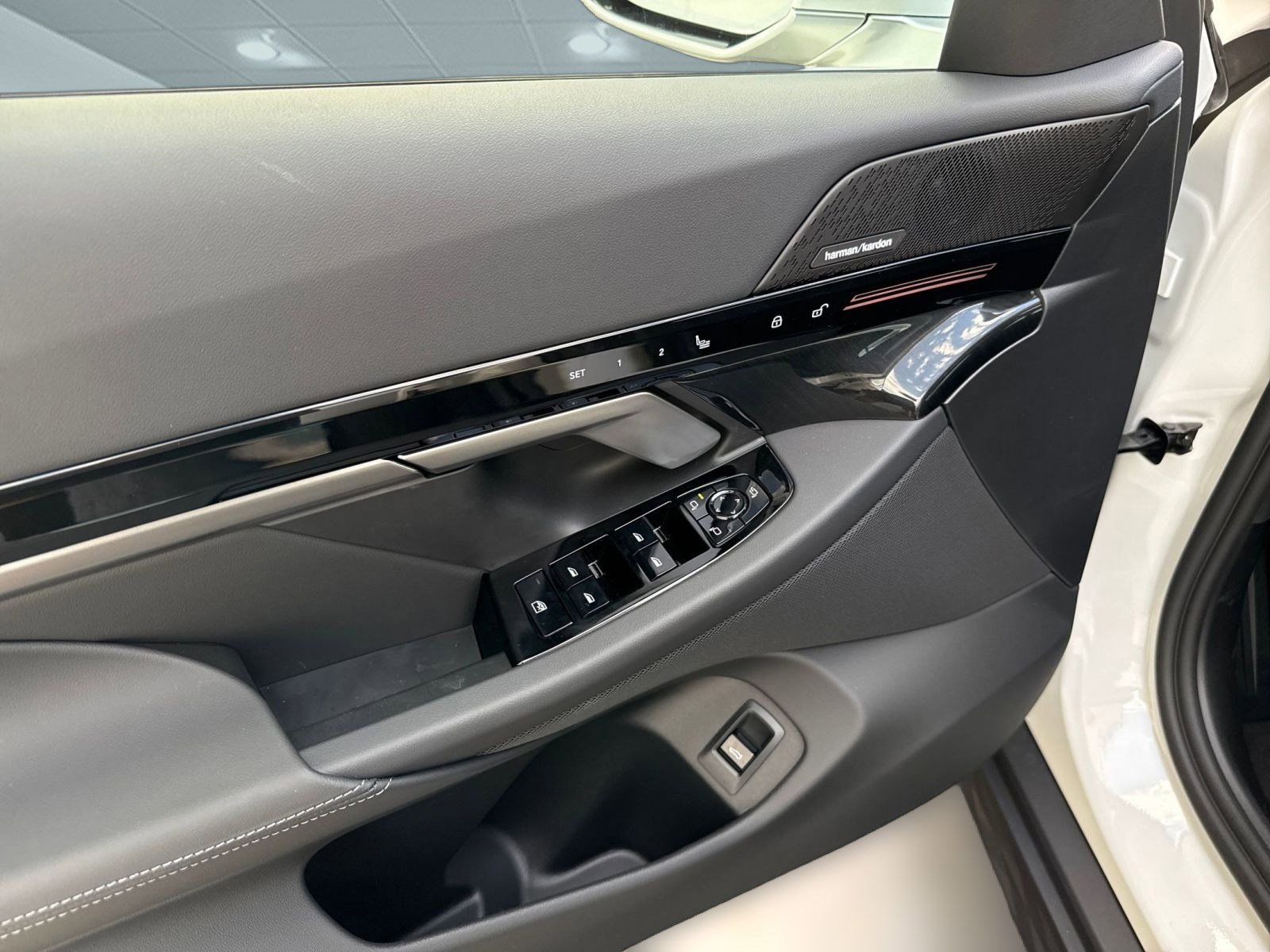 Used 2026 BMW 530i 530i w/ Premium Package image 11