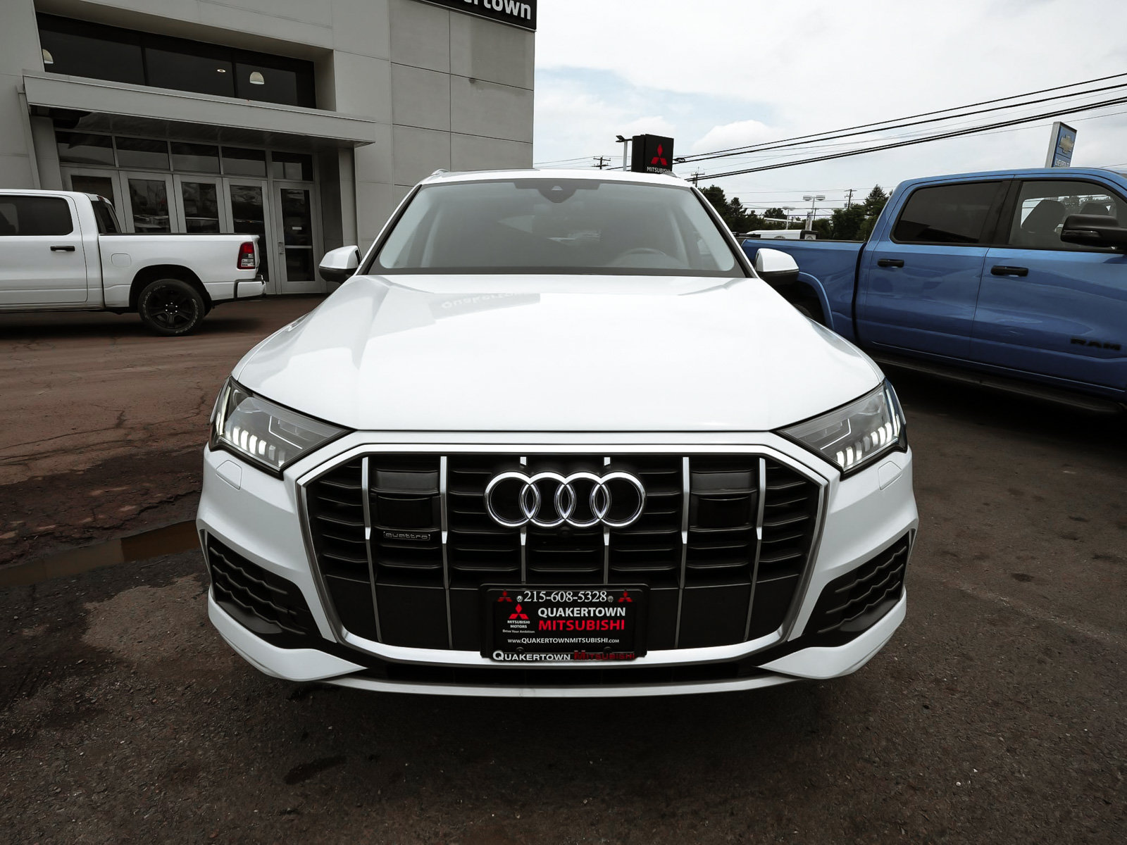 Used 2023 Audi Q7 3.0T Premium w/ Convenience Package AWD/4WD image 2