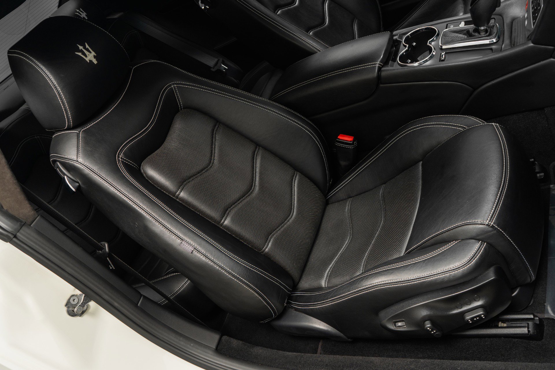 Used 2012 Maserati GranTurismo S image 25