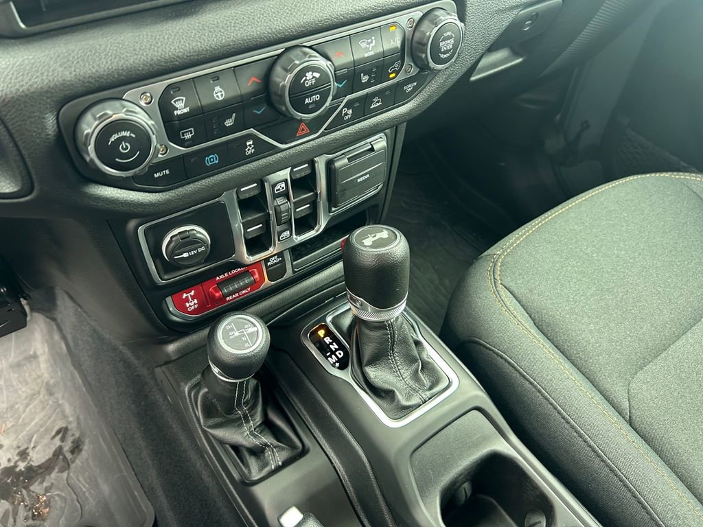Used 2024 Jeep Wrangler Unlimited image 20