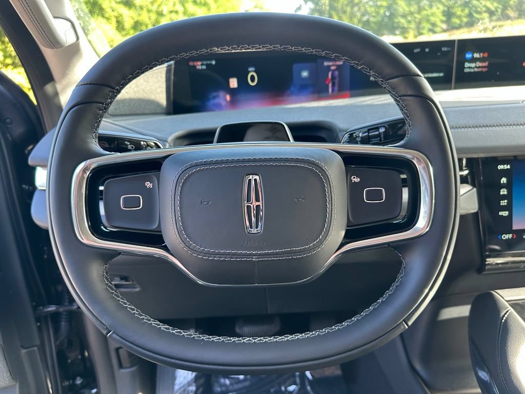 New 2027 Lincoln Navigator Reserve AWD/4WD image 7