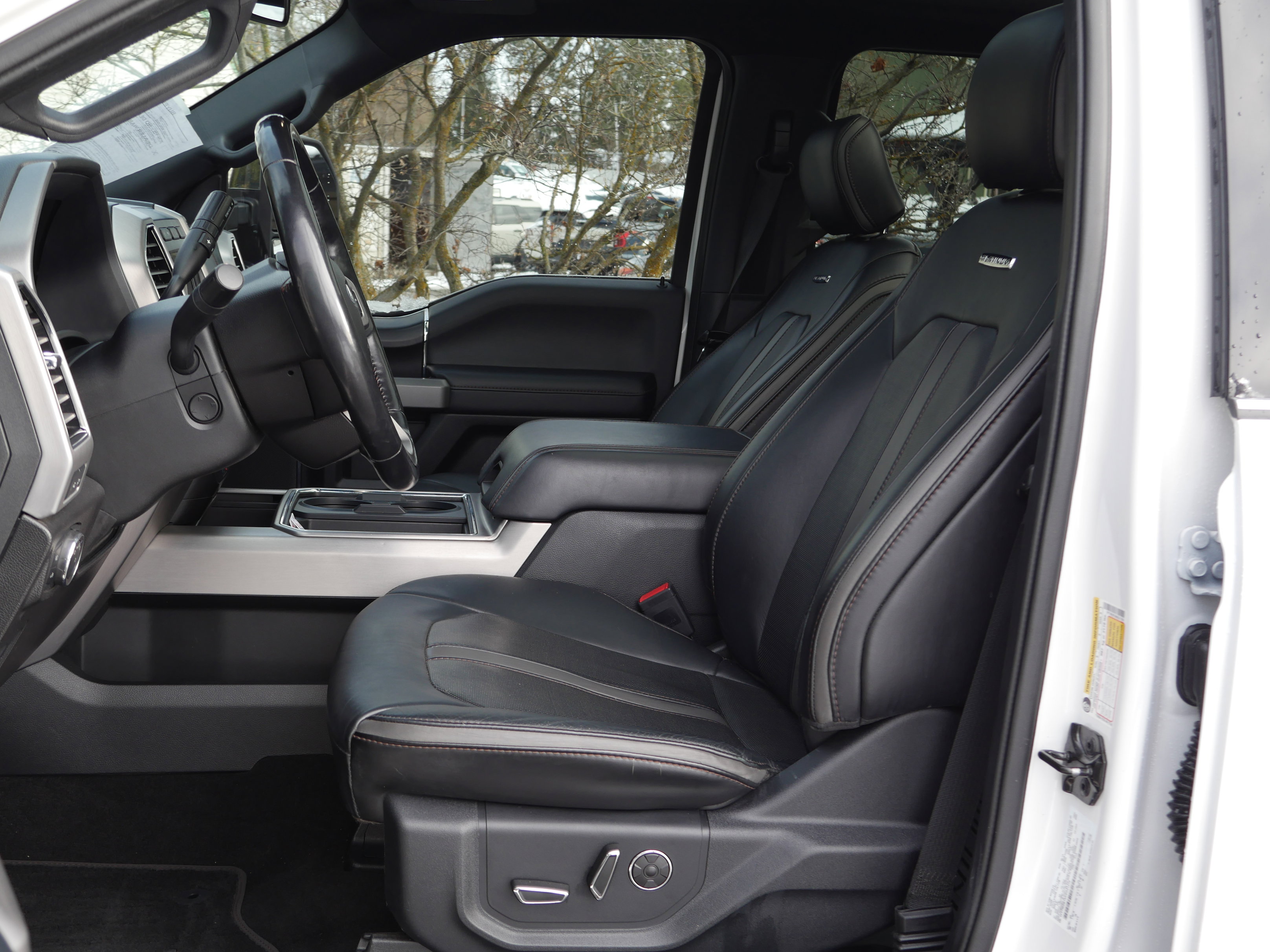 Used 2019 Ford F250 Platinum w/ Platinum Ultimate Package image 3