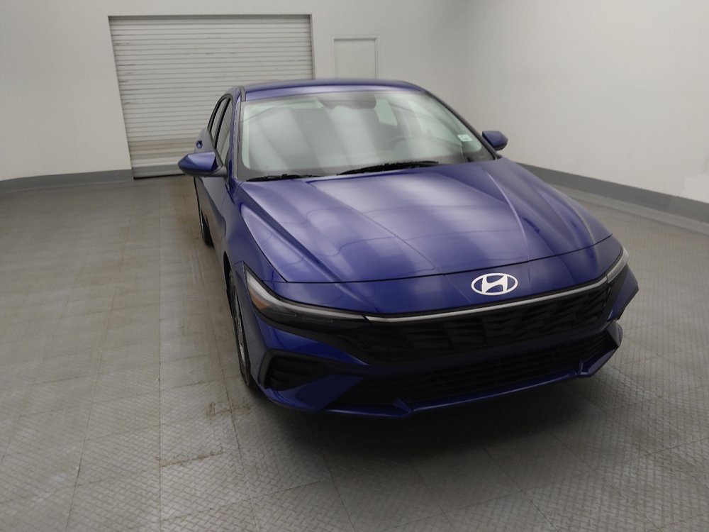 Used 2025 Hyundai Elantra SE image 14