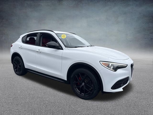 Used 2020 Alfa Romeo Stelvio AWD w/ Nero Edizione image 4